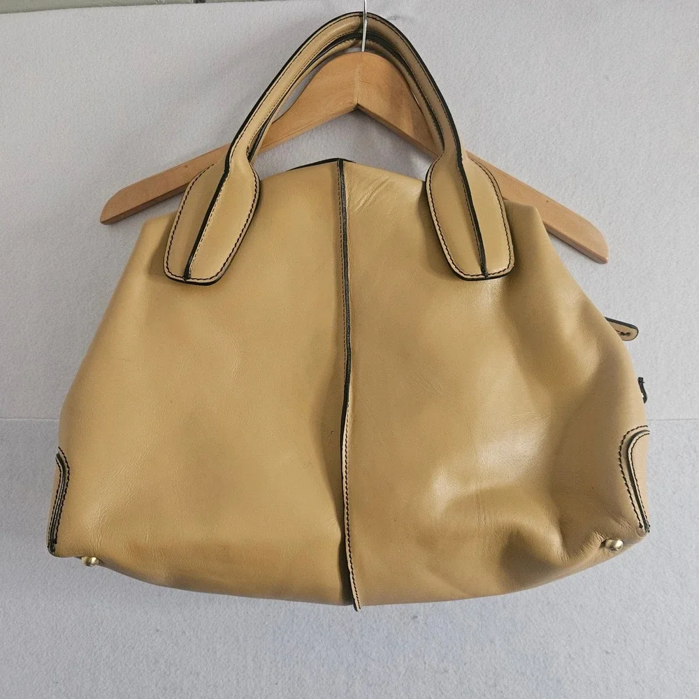 Tods Tan Beige Leather Handbag Black Contrast Stitch Gold Hardware Made in Italy